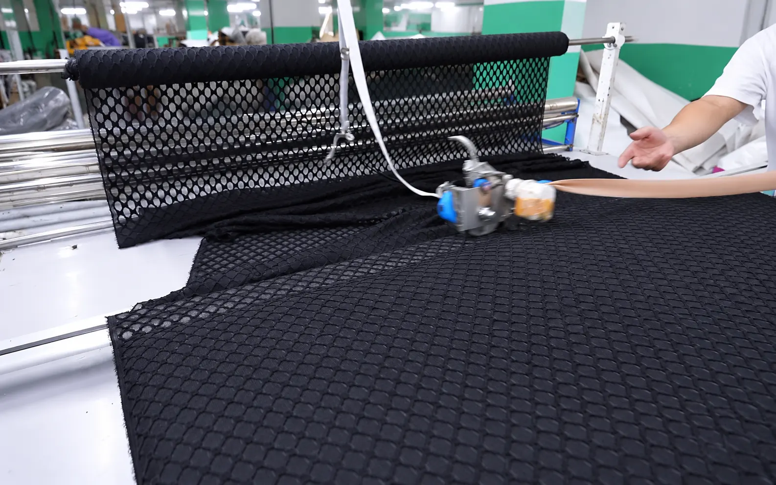 Cutting table — RUIXING Sportswear