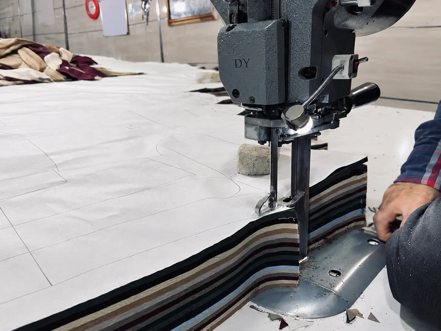 Pattern-Guided Cutting — RUIXING Sportswear